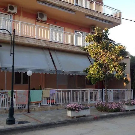 Apartment Dolphins House